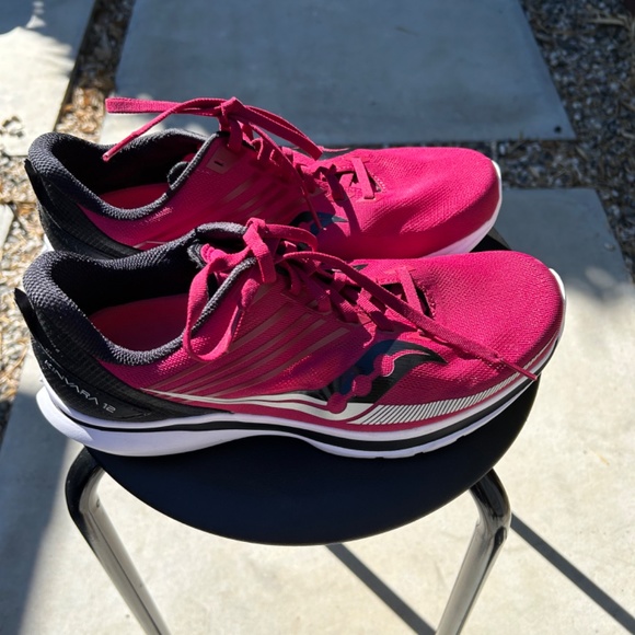 Saucony Kinvara 12, women’s size 10.5W - Picture 3 of 5